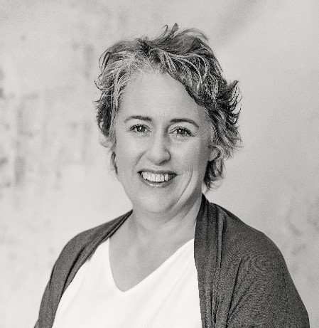 Anita Guthrie <br /> <span></span>